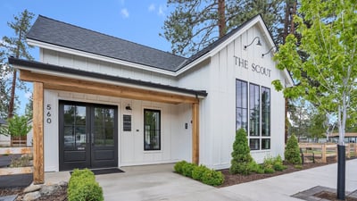 560 E Main Avenue, Sisters, OR