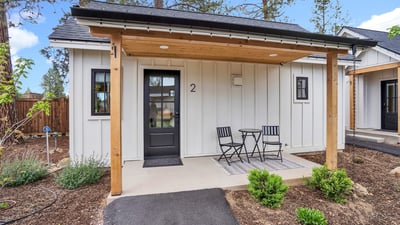 560 E Main Avenue, Sisters, OR