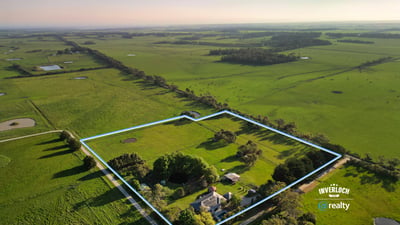 Expansive rural property offering vast open spaces and captivating views, perfect for farming or development opportunities.