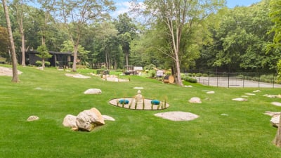 17 Pine Ridge Road, Woodbridge, CT