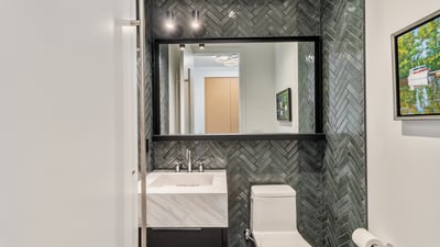 1 Strathgowan Ave suite 710, Toronto, ON