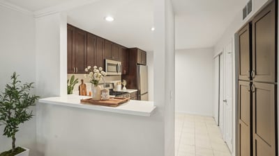 21620 Burbank Blvd., 22, Woodland Hills, CA