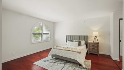 21620 Burbank Blvd., 22, Woodland Hills, CA