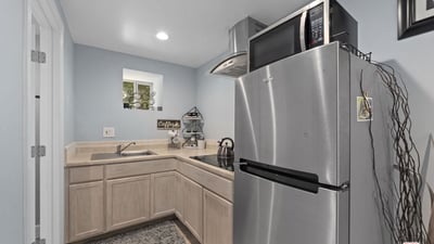 641 Walther Dr, Los Angeles, CA