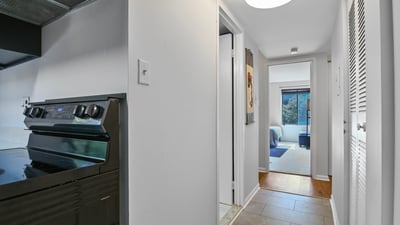 9700 Kingsbridge Drive, 202, Fairfax, VA