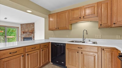 961 Spring Ct, West Bend, WI