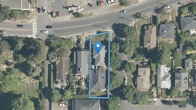 Discover a prime location with ample outdoor space, conveniently situated near shops and local amenities.