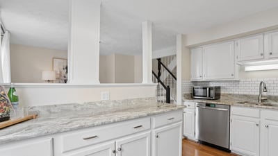 6033 Hydrangea Dr, Alexandria, VA