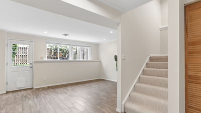 6033 Hydrangea Dr, Alexandria, VA