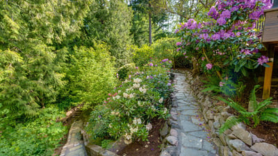 9025 NW Ash St., Portland, OR