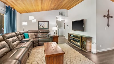 6990 SW Heath Pl, Beaverton, OR