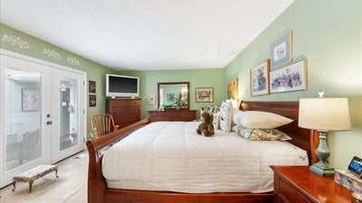 15930 SW Greens Way, Portland, OR