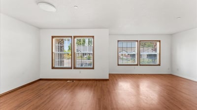 12402 Cominger Dr, Oregon City, OR