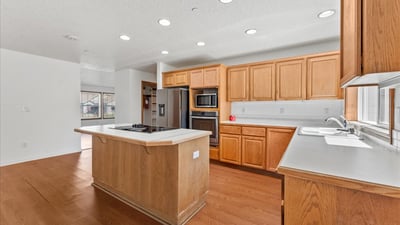 12402 Cominger Dr, Oregon City, OR
