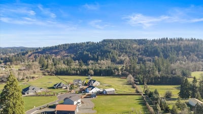 13920 S Lucia Lane, Mulino, OR