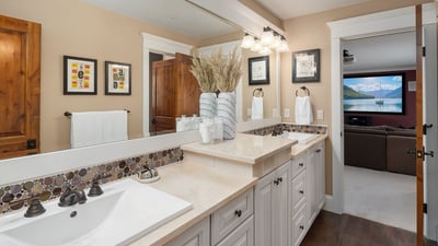 8617 NE 20th Street, Clyde Hill, WA