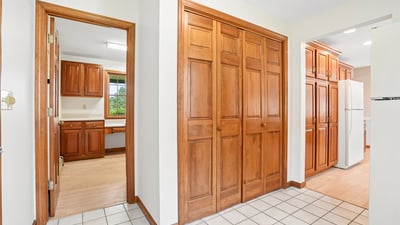 Entryway & 1st Floor Laundry