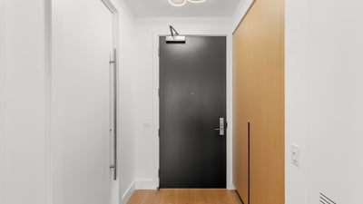 1 strathgowan avenue, Suite 710, Toronto, ON
