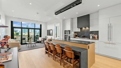 1 strathgowan avenue, Suite 710, Toronto, ON