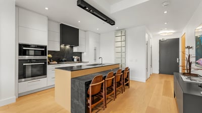1 strathgowan avenue, Suite 710, Toronto, ON