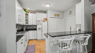 7151 Steeplechase Way, 41, Lansing, MI