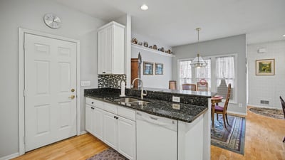 7151 Steeplechase Way, 41, Lansing, MI
