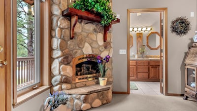 17325 Nicklaus Court, Weed, CA