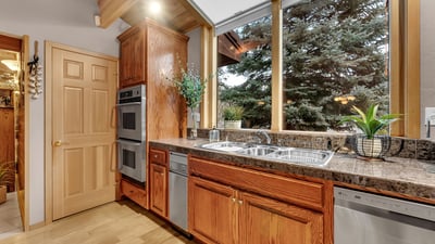 17325 Nicklaus Court, Weed, CA