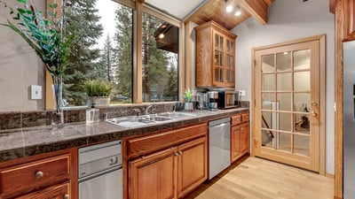 17325 Nicklaus Court, Weed, CA
