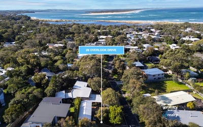 Discover this prime coastal property, perfectly situated near stunning beaches and lush natural surroundings.