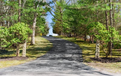 39 Chippechaug Trail, Mystic, CT