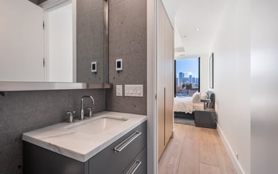 1 Strathgowan Ave suite 710, Toronto, ON