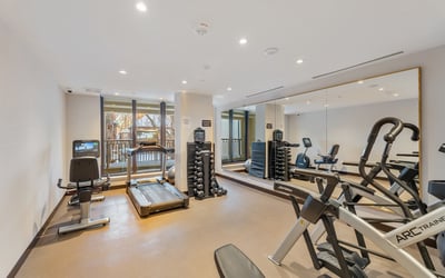 1 Strathgowan Ave suite 710, Toronto, ON