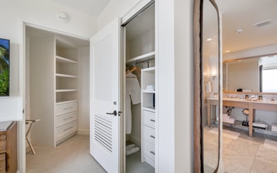 223 Saratoga Rd #3302, Honolulu, HI