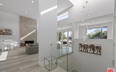 641 Walther Dr, Los Angeles, CA