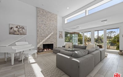 641 Walther Dr, Los Angeles, CA