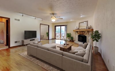 4216 Clendenning Road, Gibsonia, PA