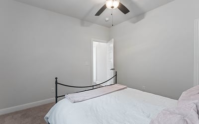 2823 N Whistle Post Dr, Fayetteville, AR