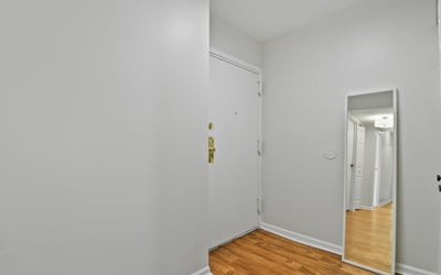 9700 Kingsbridge Drive, 202, Fairfax, VA