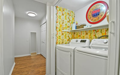 9700 Kingsbridge Drive, 202, Fairfax, VA