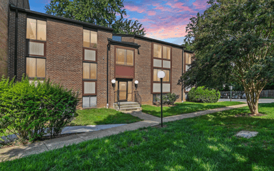 9700 Kingsbridge Drive, 202, Fairfax, VA