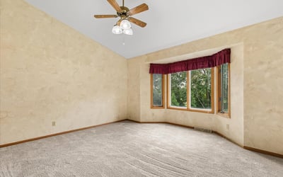 1222 Hidden Fields Dr, West Bend, WI