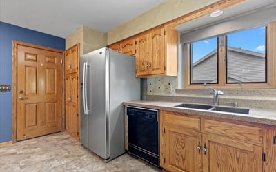 1222 Hidden Fields Dr, West Bend, WI