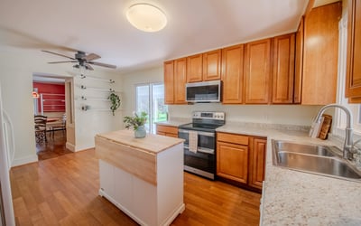 2667 White Chapel Road, Lively, VA