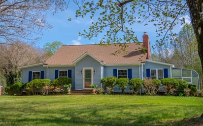 2667 White Chapel Road, Lively, VA