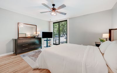 11467 Washington Plaza W, Reston, VA