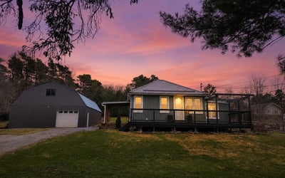 2307 County Road 3, Carrying Place, ON