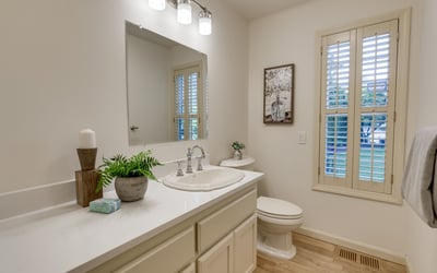 9025 NW Ash St., Portland, OR