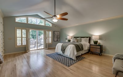 9025 NW Ash St., Portland, OR