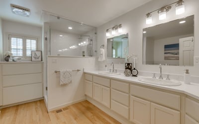 9025 NW Ash St., Portland, OR
